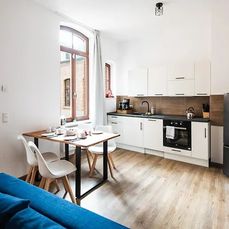 Apartments Am Neuen Theater - Altstadt - Kueche - Wifi 4*