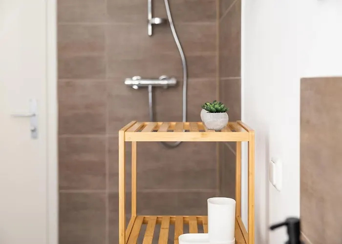 Am Neuen Theater - Parkplatz Nach Verfuegbarkeit - Altstadt - Kueche - Wifi - Powered By Ko-living 4* ハレ