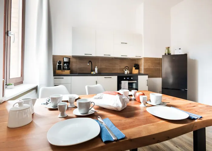 Am Neuen Theater - Parkplatz Nach Verfuegbarkeit - Altstadt - Kueche - Wifi - Powered By Ko-living アパートホテル ハレ